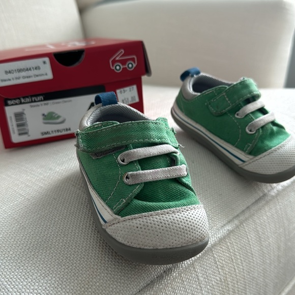 See Kai Run, Stevie II, size 4 in Green Shoe - Picture 4 of 5